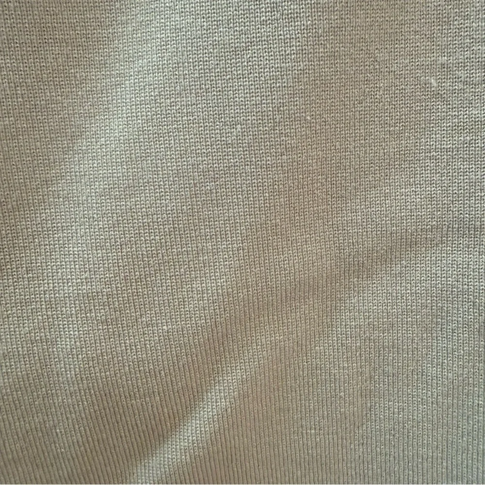 H&M Plus Size Beige Knit Sleeveless Mock Neck Sweater - Picture 7 of 11